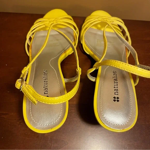 Naturalizer Yellow Heel Sandals, size 6.5 - Picture 8 of 11